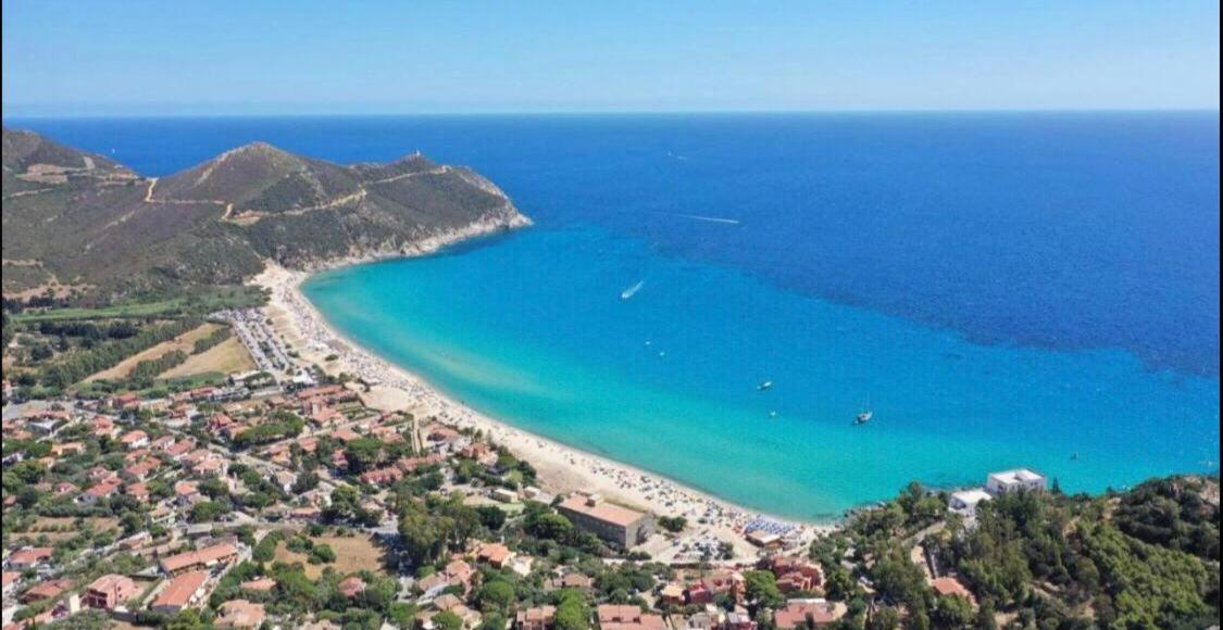 Beautifulhousebybeach Solanas  Luaran gambar