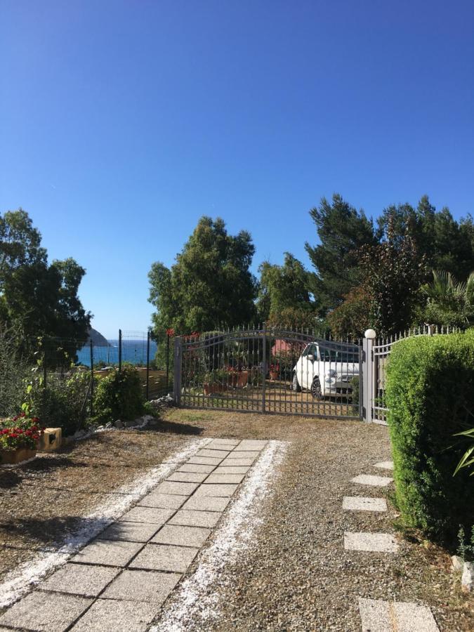 Beautifulhousebybeach Solanas  Luaran gambar